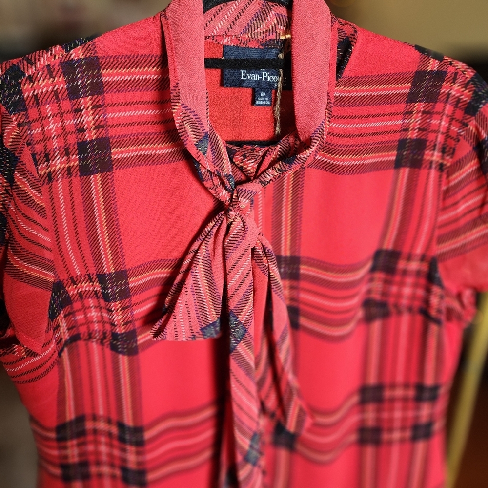 Evan Picone Petite Blouse red & black plaid bow sz 6p - Picture 2 of 6